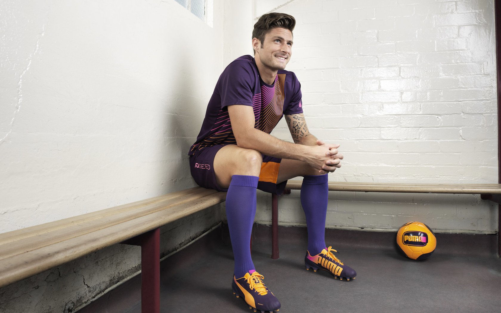 开云体育在线-塞尔·拉恩：每次带球突破，他都能打破对方防线，创造进攻良机