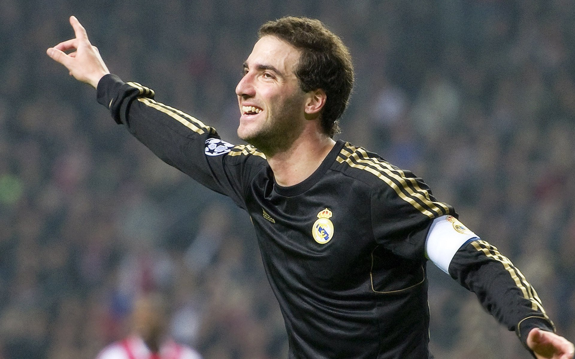 开云体育手机版下载-美洲杯明星耀眼：突破绝技震撼现场！，美洲杯明星球员